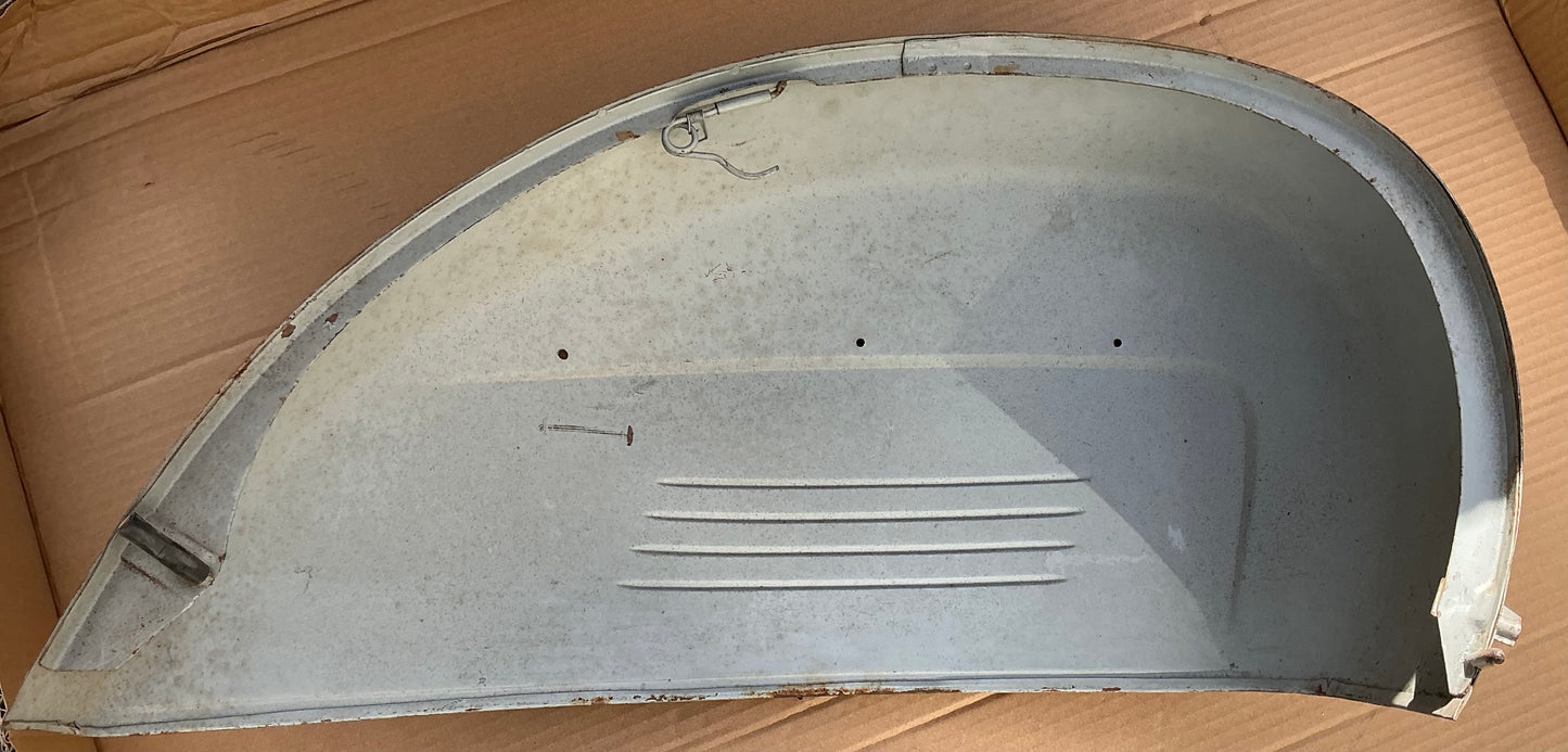 Vespa SS180 NOS Original sidepanel
