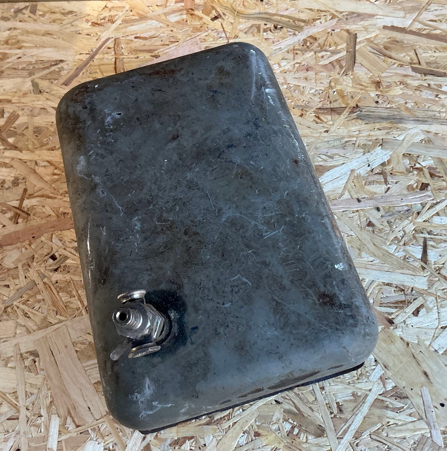 Vespa Douglas, original serviceable G Models used fuel tank