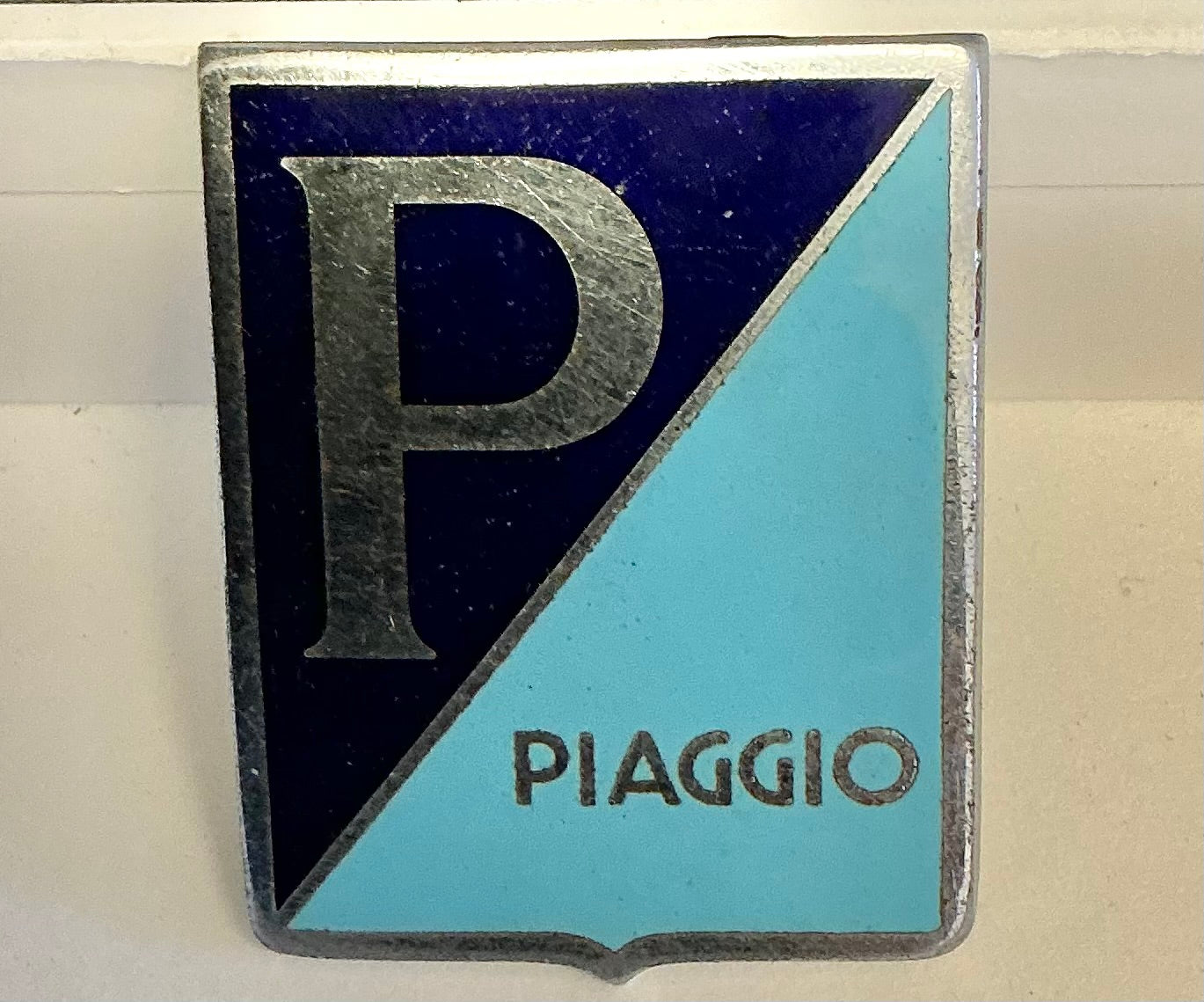 Vespa GS150 rare original Piaggio badge
