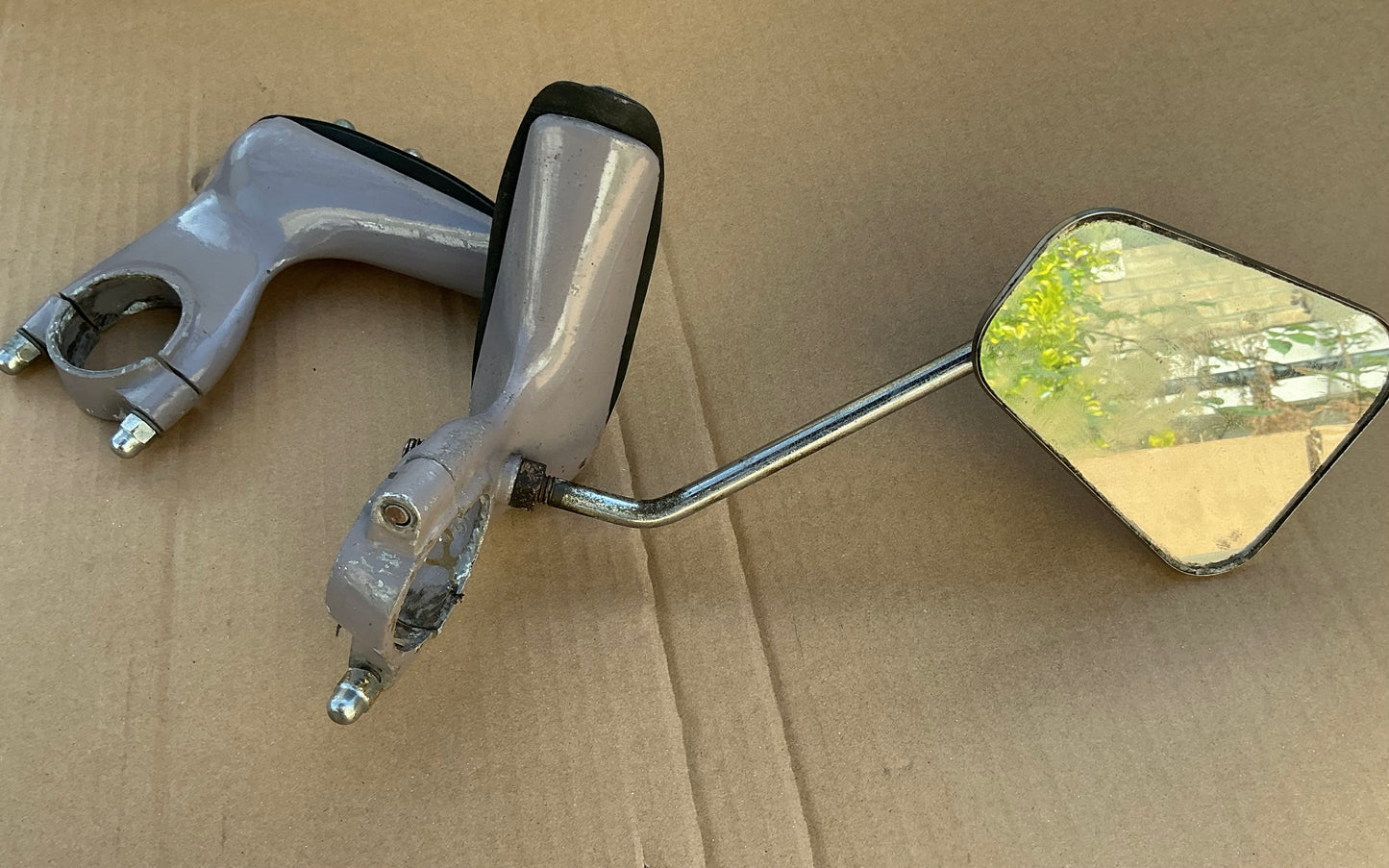 Vespa original flysceen brackets , came of a 152L2 , spares or repairs