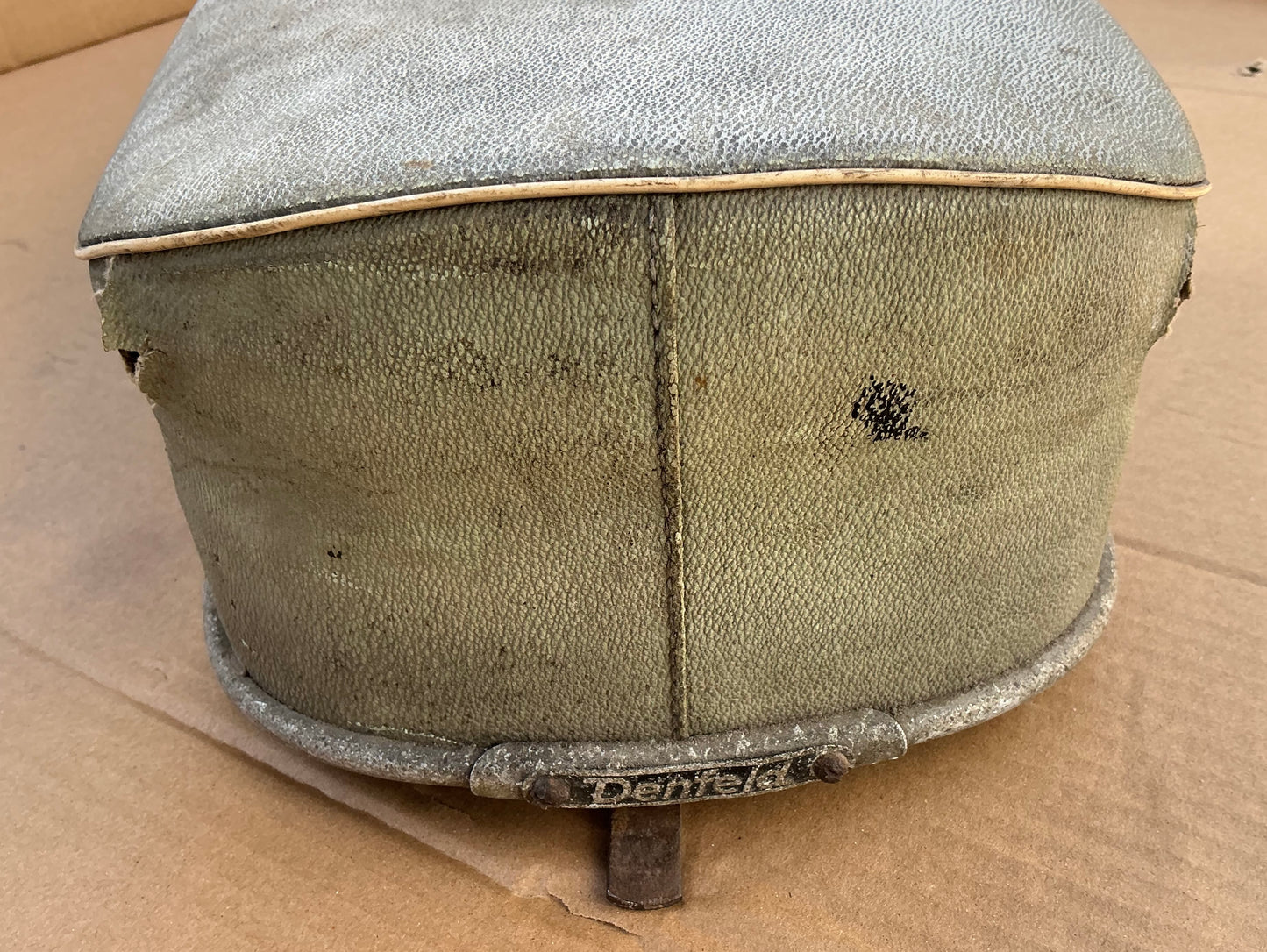 Vespa Douglas 152L2 , original used DENFIELD seat ,