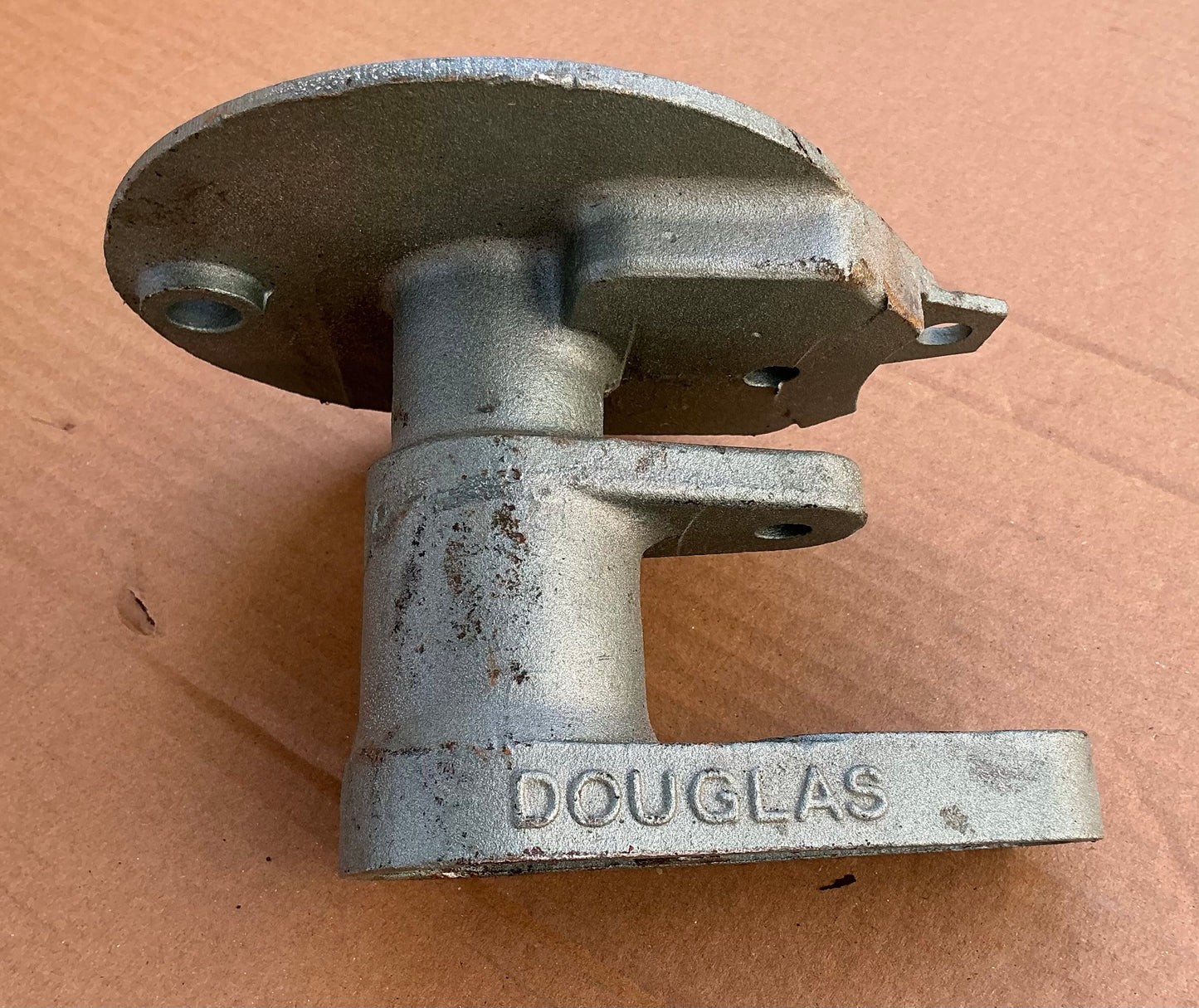 Vespa DOUGLAS NOS , ROD & G models, front hub assembly