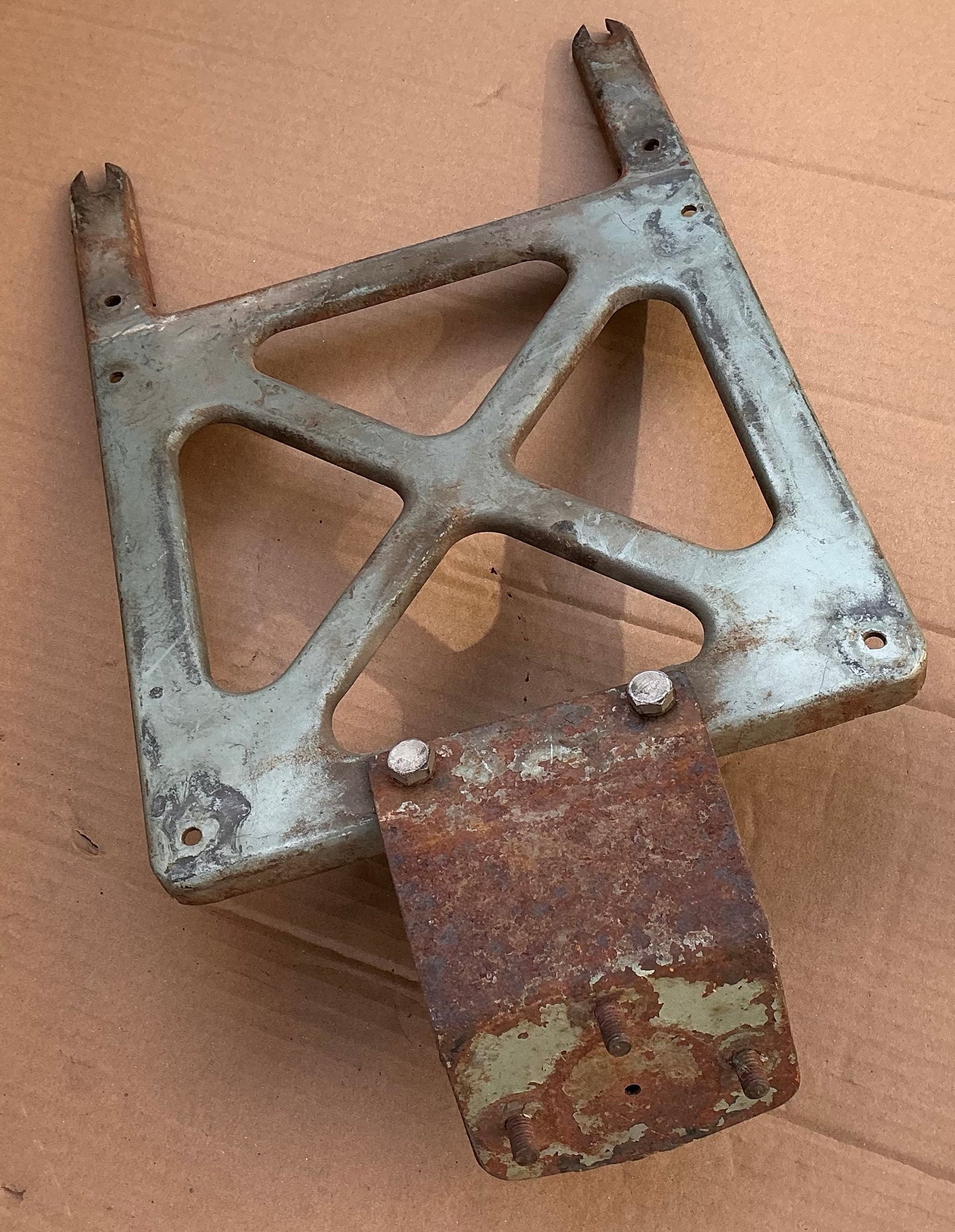Vespa ROD model original rear rack with original wheel holder