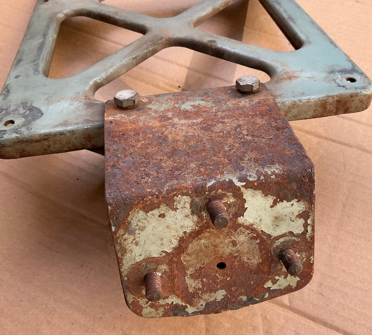 Vespa ROD model original rear rack with original wheel holder