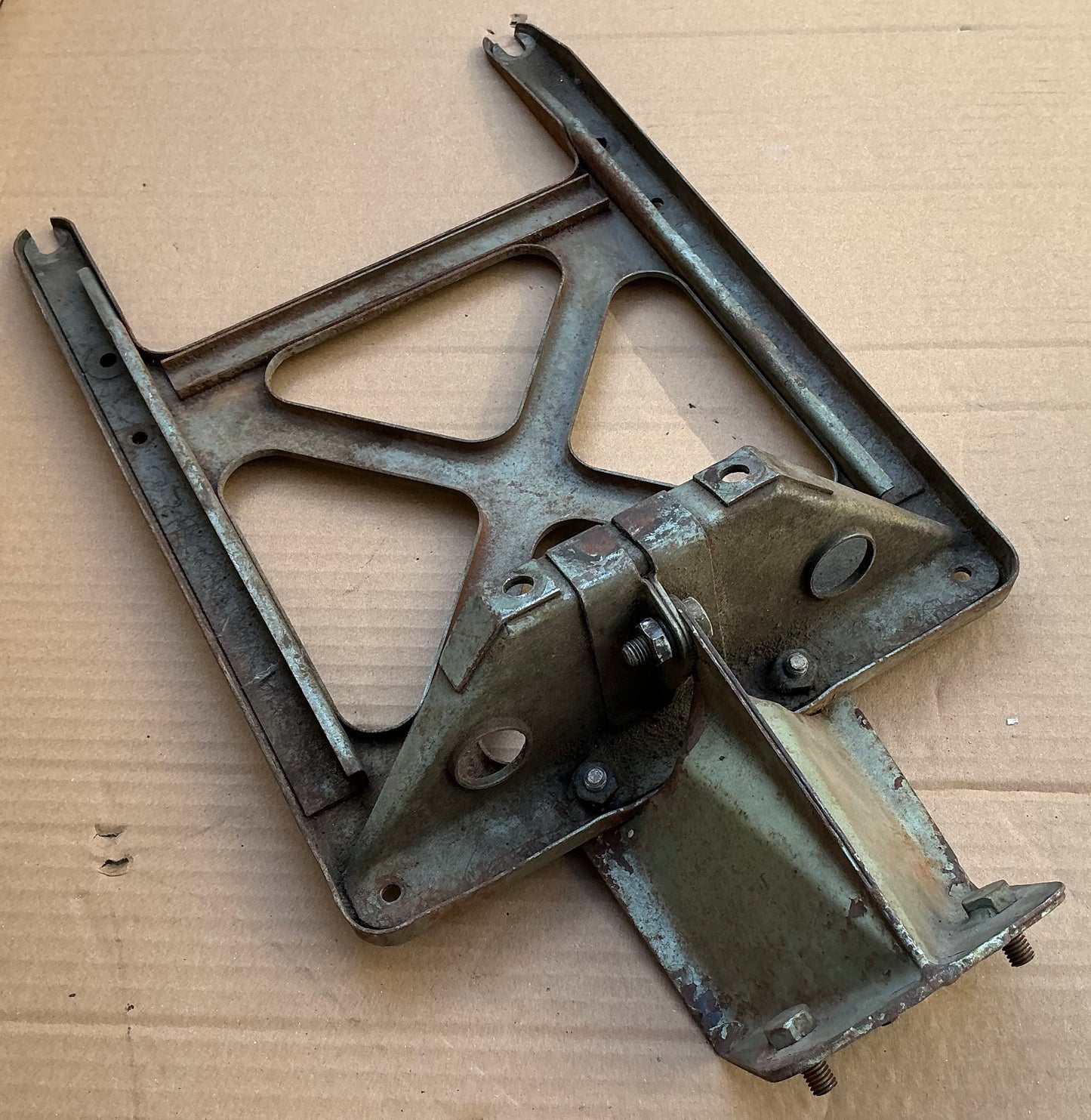 Vespa ROD model original rear rack with original wheel holder