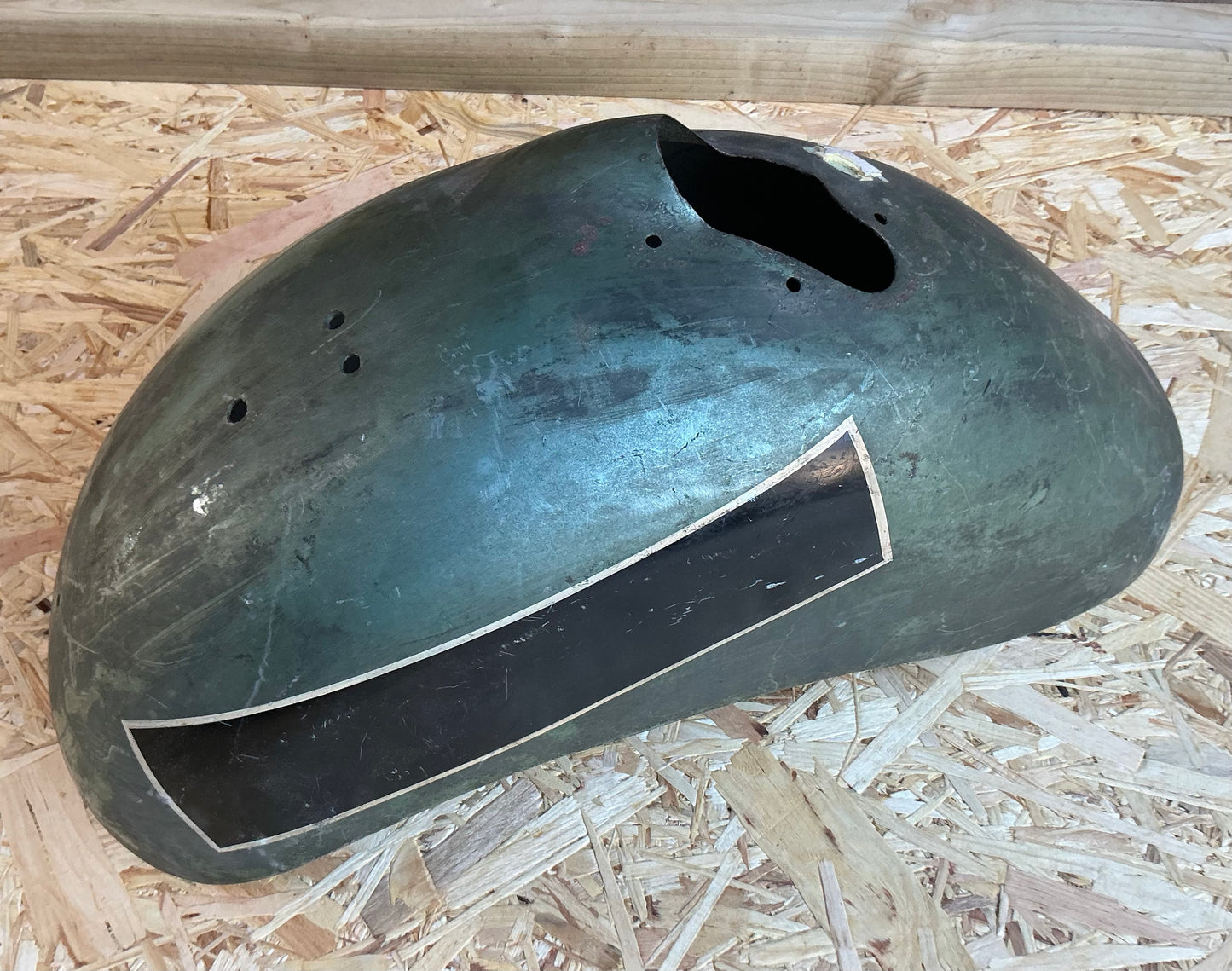 Vespa Douglas original mudguard , excellent rare item. Fits ROD & G models