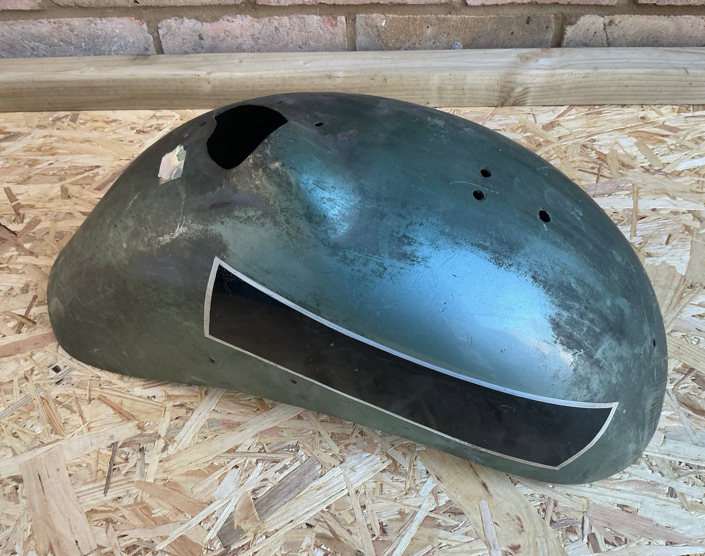 Vespa Douglas original mudguard , excellent rare item. Fits ROD & G models