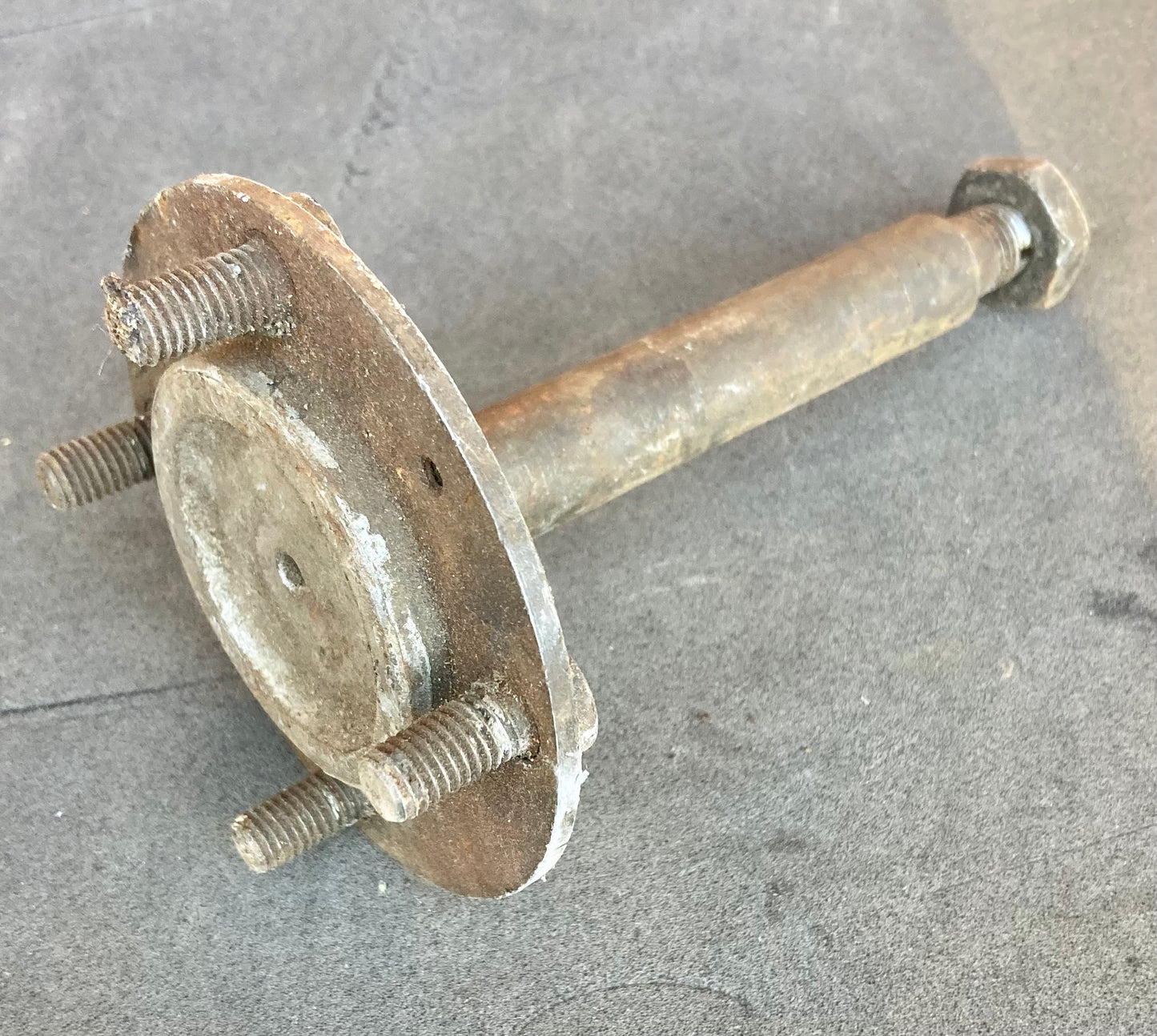 Vespa Douglas original front axle, fits ROD to 92L2