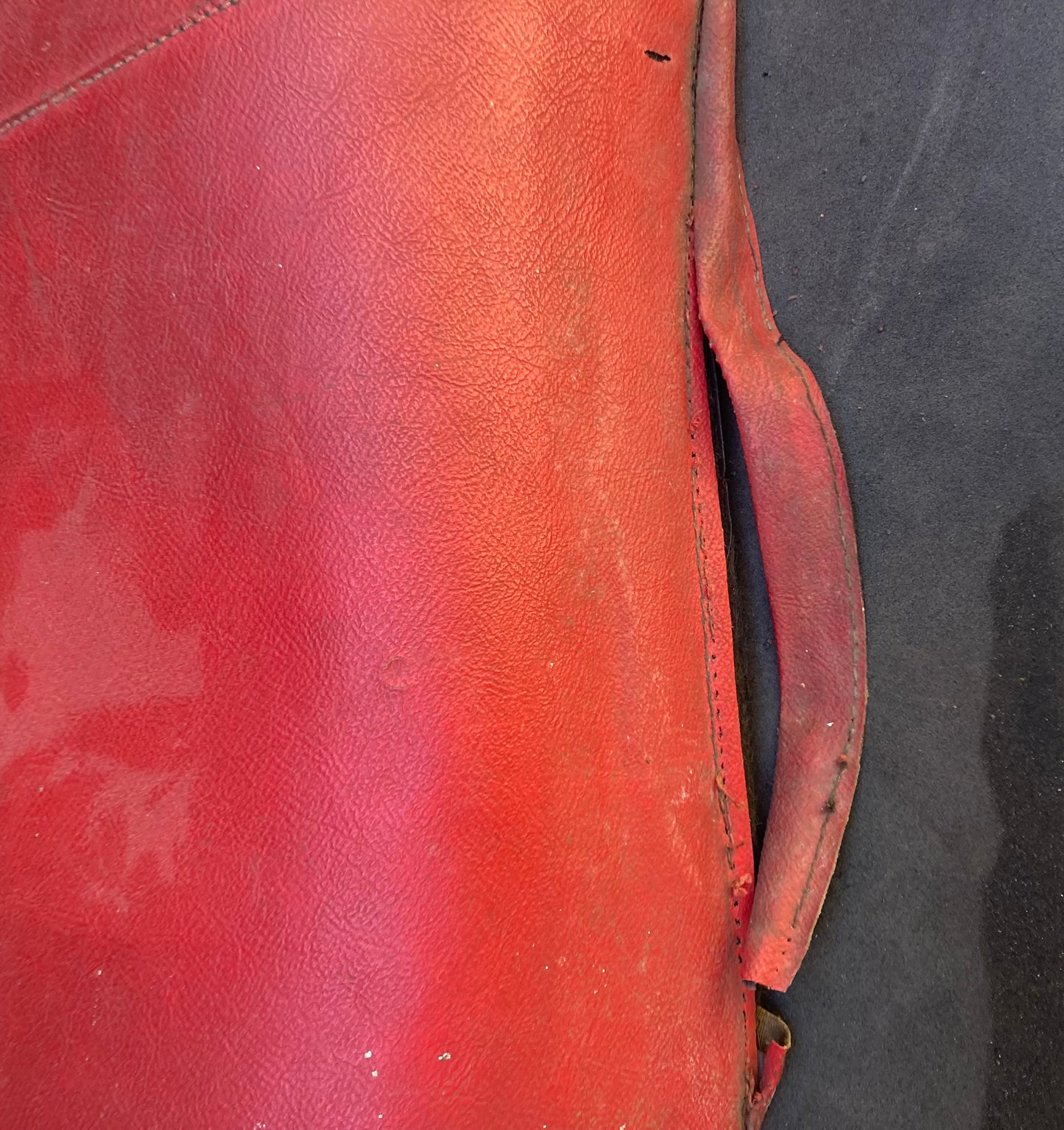 Vespa Douglas original 1950s complete dual used seat, also has hinge bracket