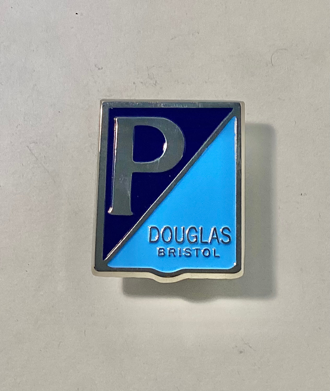 Vespa Douglas Badge